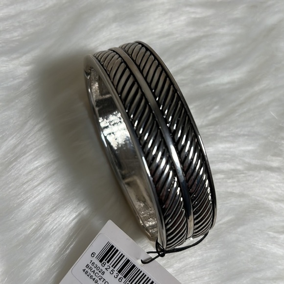 Bijoux Terner 2-Tone Hinged Cuff Bracelet - Picture 4 of 6